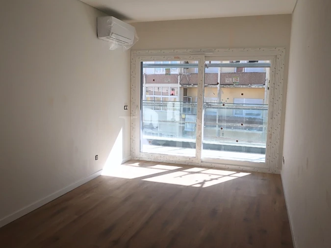 Apartamento T4 para Venda em Almada, Cova da Piedade, Pragal e Cacilhas Foto 15