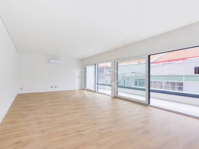 Apartamento T4 para Venda em Almada, Cova da Piedade, Pragal e Cacilhas Foto 4