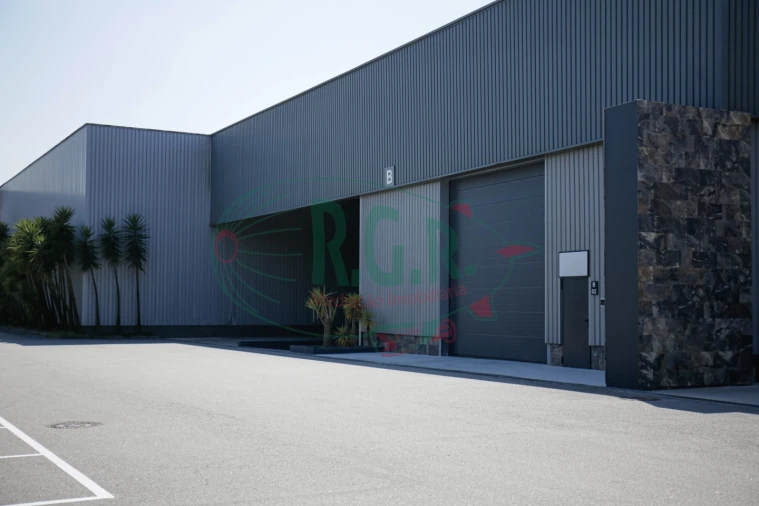 Armazém para Arrendamento em Fânzeres e São Pedro da Cova Foto 12