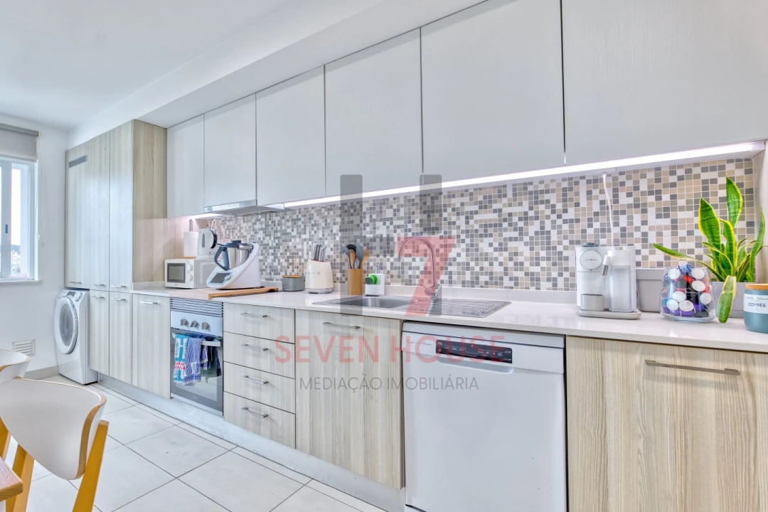 Apartamento T2 para Venda em Camarate, Unhos e Apelação Foto 7