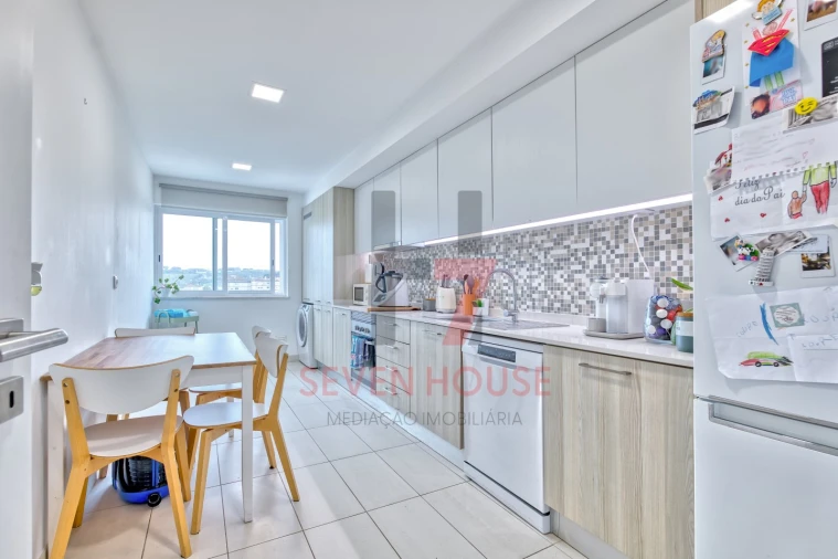 Apartamento T2 para Venda em Camarate, Unhos e Apelação Foto 9