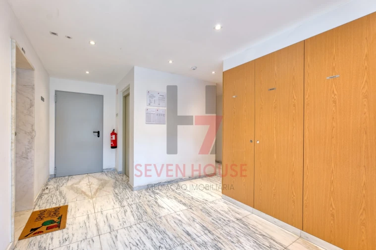 Apartamento T2 para Venda em Camarate, Unhos e Apelação Foto 21