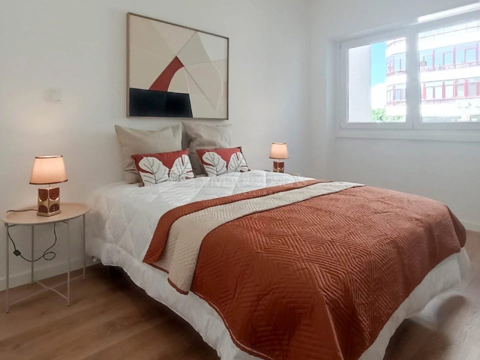 Apartamento T3 para Venda em Benfica Foto 2