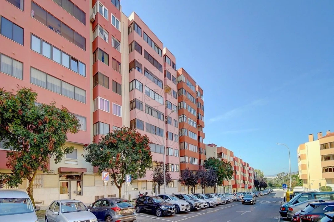 Apartamento T3 para Arrendamento em Venteira Foto 23