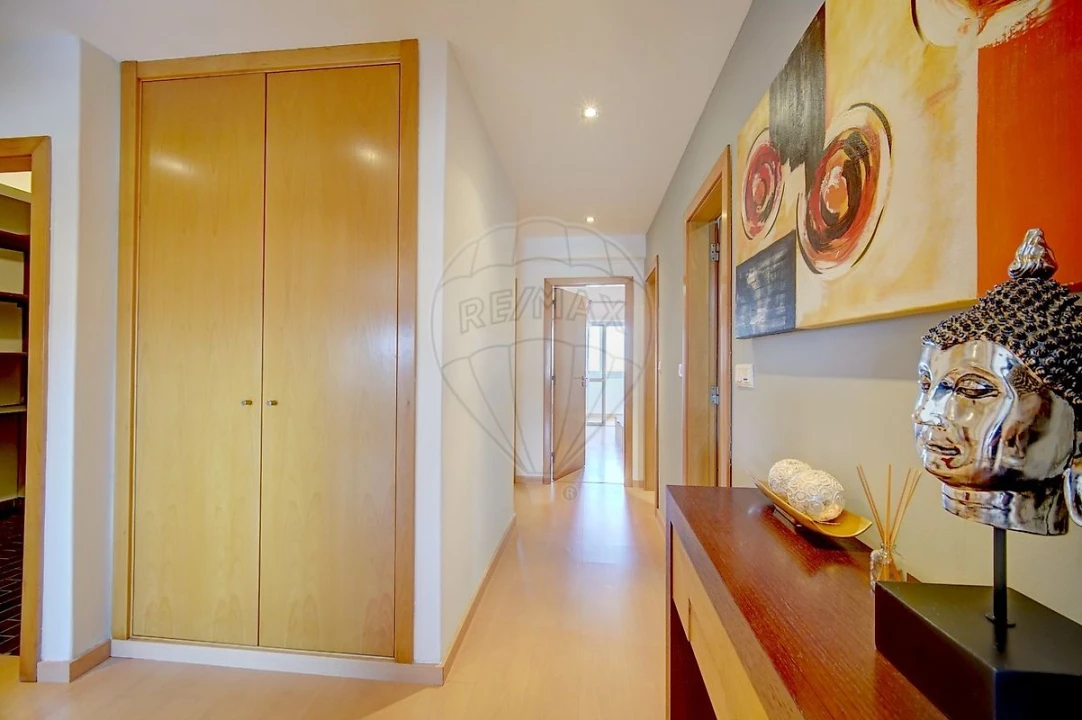 Apartamento T3 para Arrendamento em Venteira Foto 12