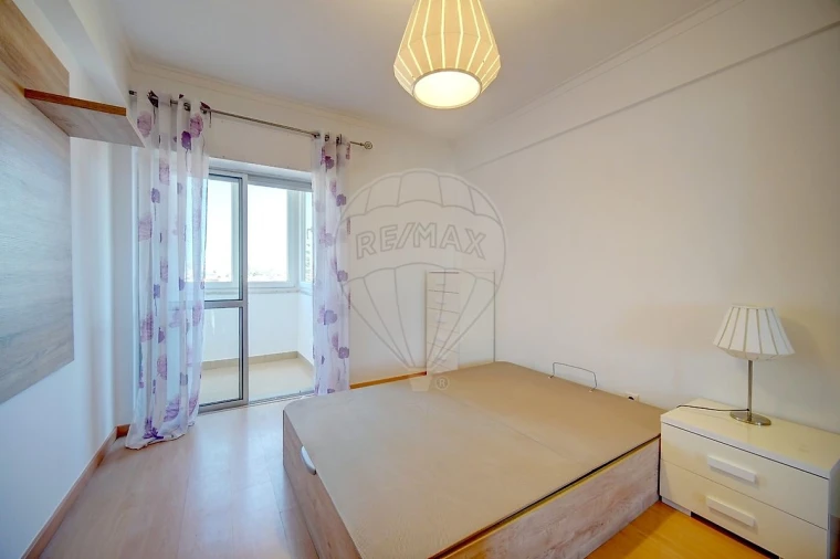 Apartamento T3 para Arrendamento em Venteira