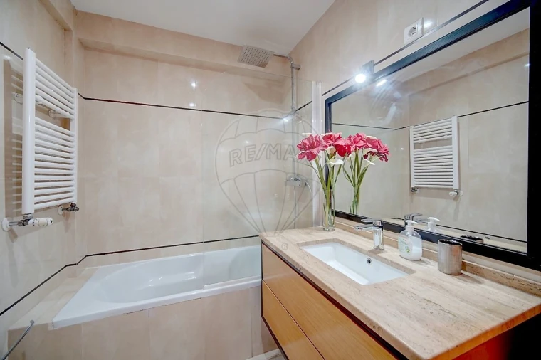 Apartamento T3 para Arrendamento em Venteira Foto 4