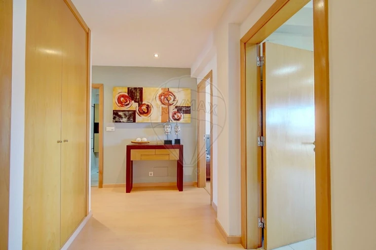 Apartamento T3 para Arrendamento em Venteira Foto 11