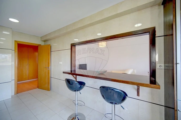 Apartamento T3 para Arrendamento em Venteira Foto 13