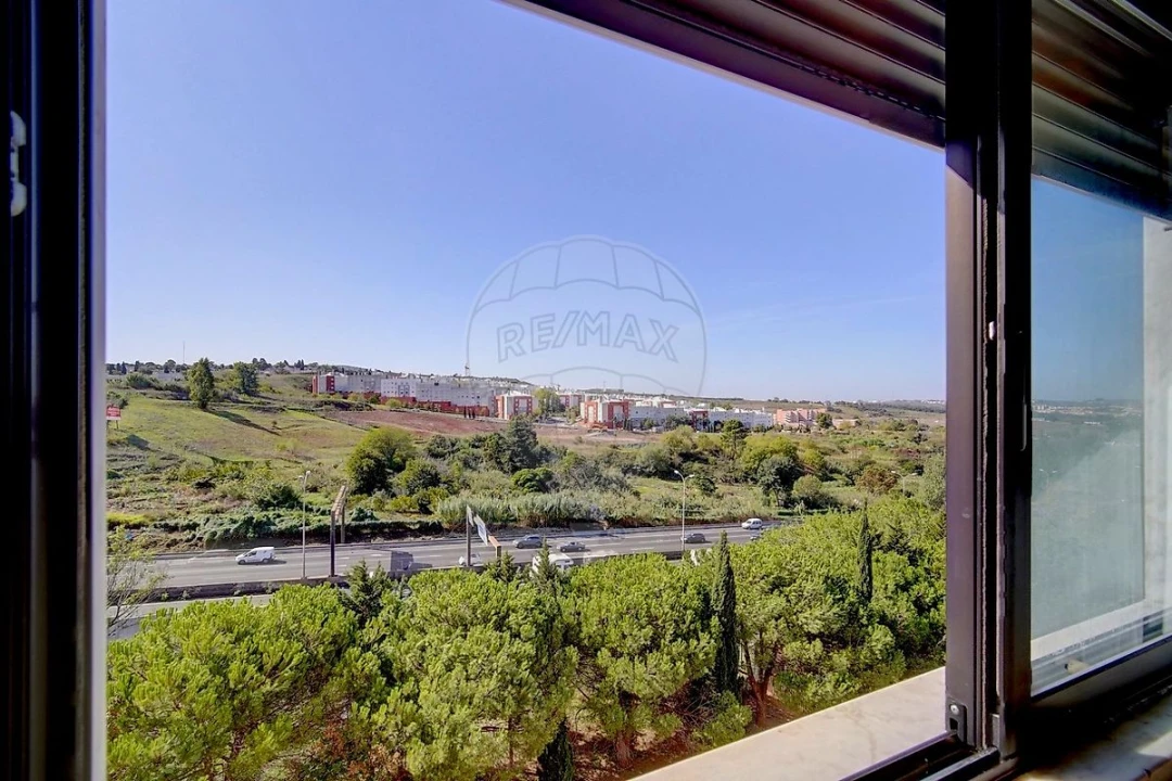 Apartamento T3 para Arrendamento em Venteira Foto 5