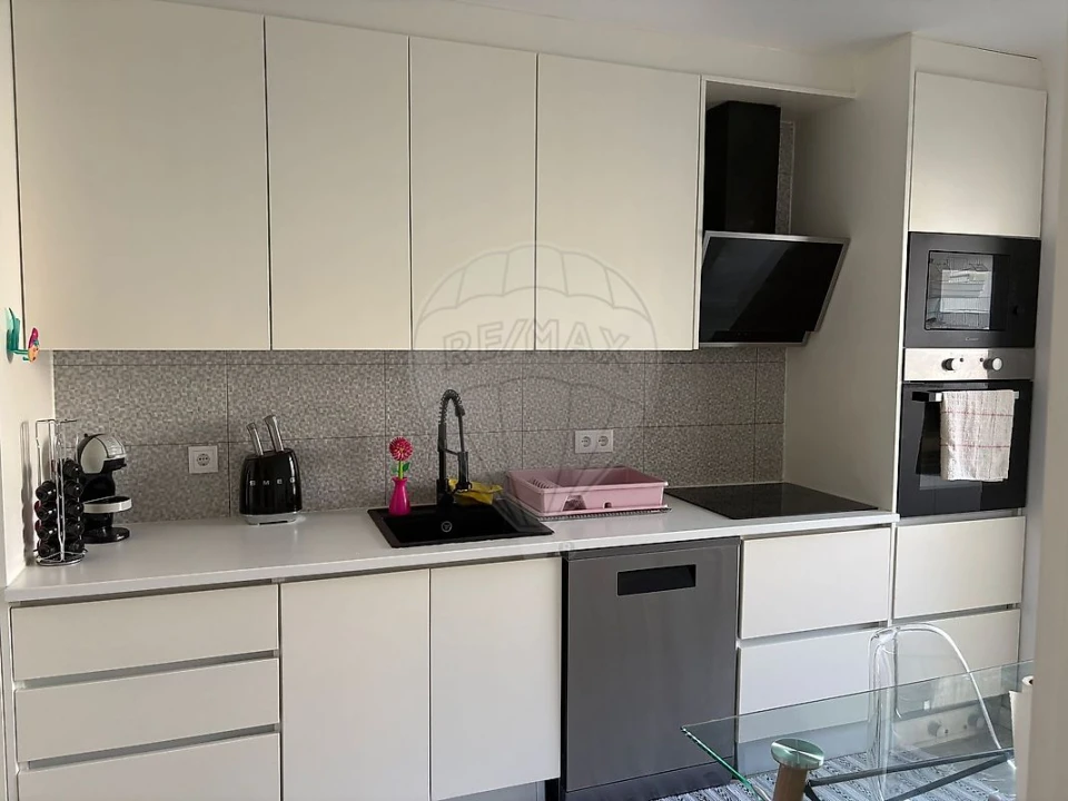 Apartamento T2 para Venda em Camarate, Unhos e Apelação Foto 8