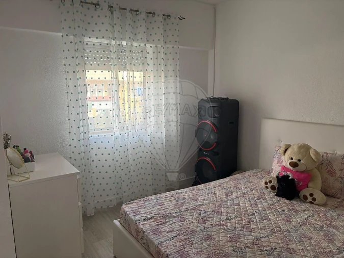 Apartamento T2 para Venda em Camarate, Unhos e Apelação Foto 9