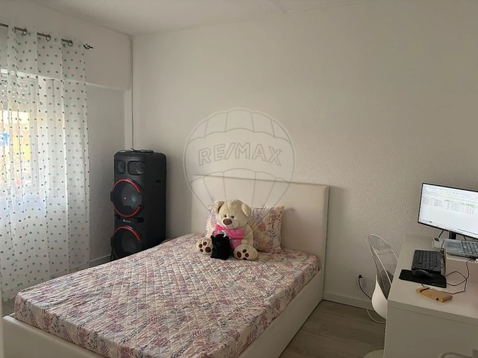 Apartamento T2 para Venda em Camarate, Unhos e Apelação Foto 10