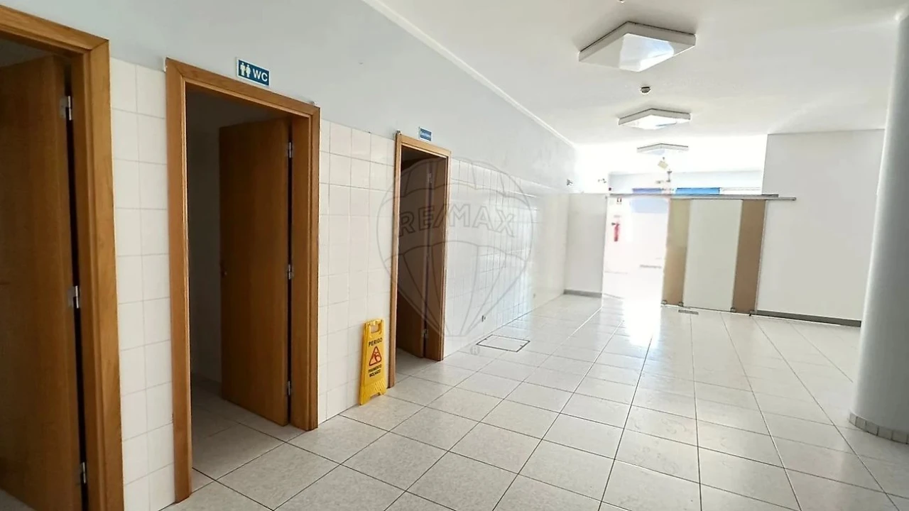 Loja para Venda em Rio Maior Foto 3