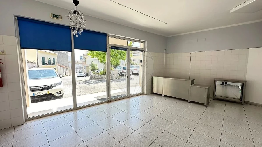 Loja para Venda em Rio Maior Foto 6