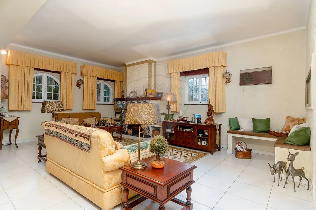 Moradia T4 para Venda em Amora Foto 18