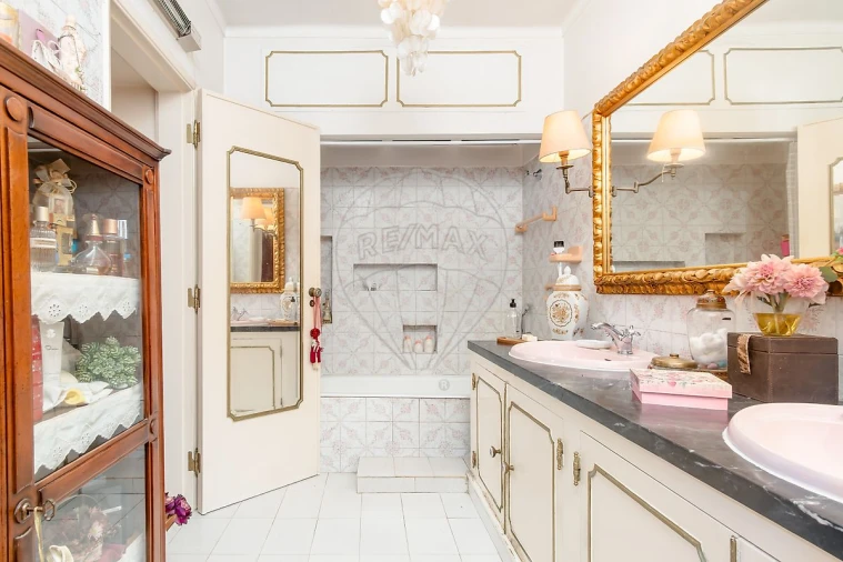 Moradia T4 para Venda em Amora Foto 16