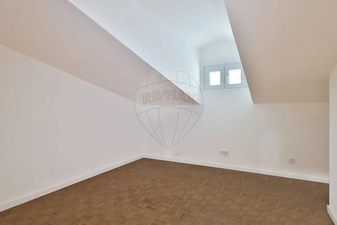 Moradia T4 para Venda em Silveira Foto 25