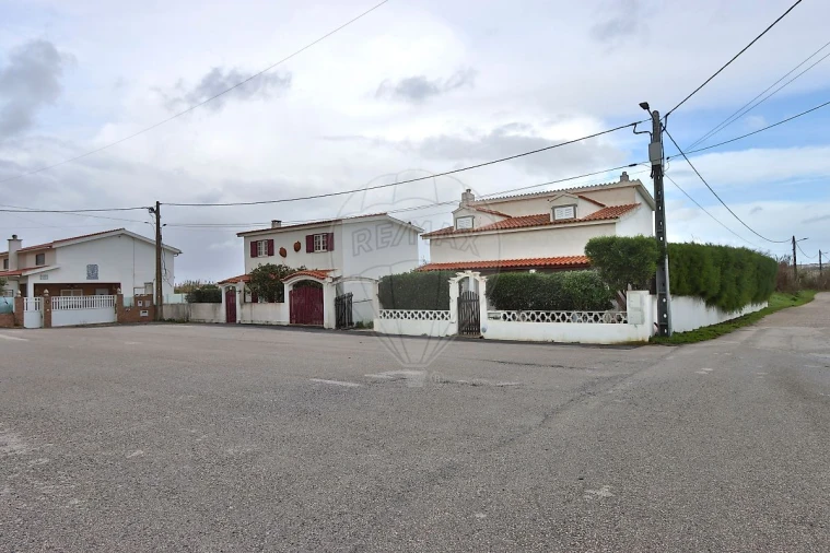 Moradia T4 para Venda em Silveira Foto 14