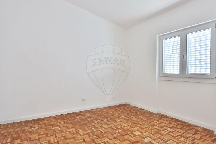 Moradia T4 para Venda em Silveira Foto 23