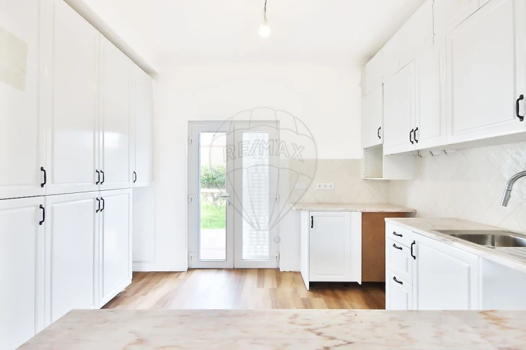 Moradia T4 para Venda em Silveira Foto 8