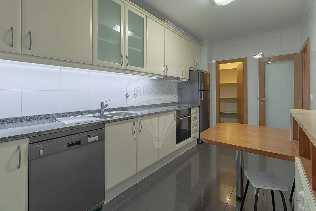 Apartamento T2 para Arrendamento em Mafamude e Vilar do Paraíso Foto 11