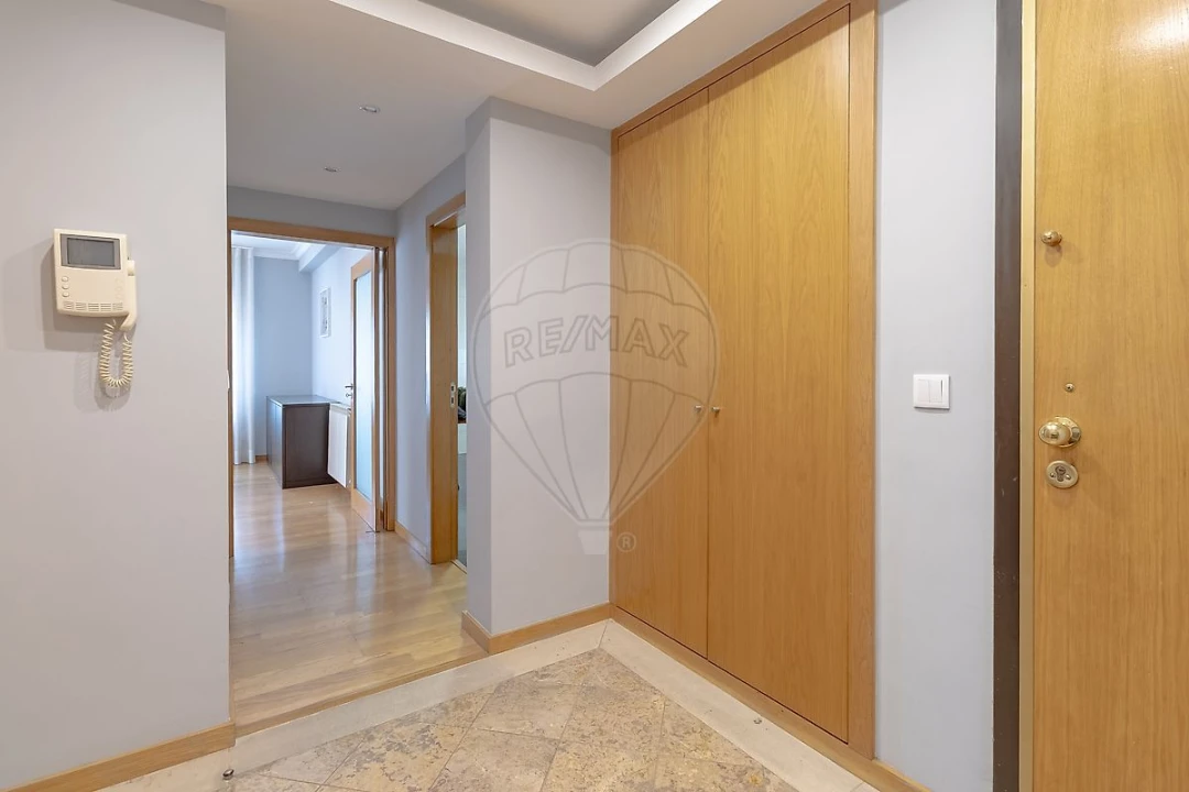 Apartamento T2 para Arrendamento em Mafamude e Vilar do Paraíso Foto 28