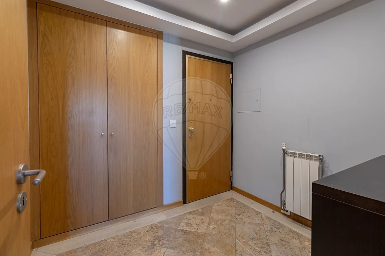 Apartamento T2 para Arrendamento em Mafamude e Vilar do Paraíso Foto 27