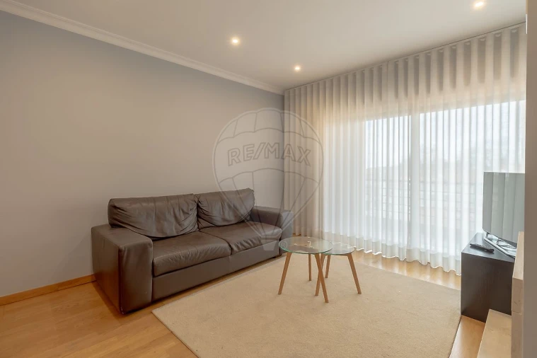 Apartamento T2 para Arrendamento em Mafamude e Vilar do Paraíso Foto 7