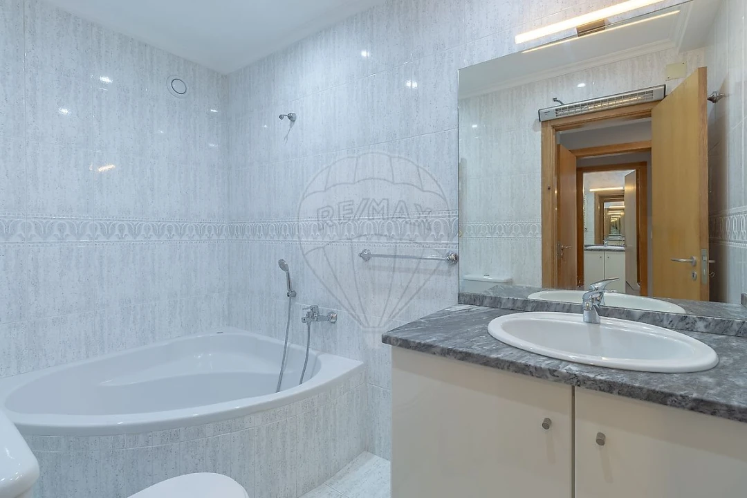 Apartamento T2 para Arrendamento em Mafamude e Vilar do Paraíso Foto 22