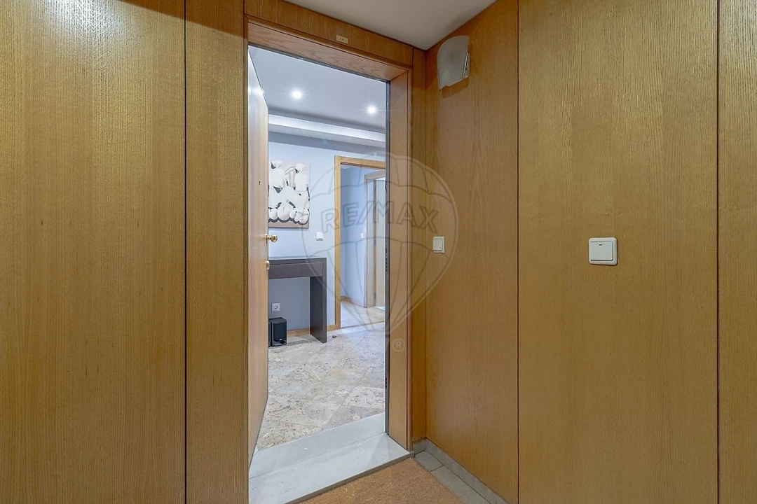 Apartamento T2 para Arrendamento em Mafamude e Vilar do Paraíso Foto 2