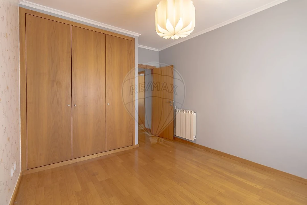 Apartamento T2 para Arrendamento em Mafamude e Vilar do Paraíso Foto 25