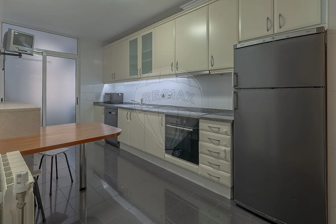Apartamento T2 para Arrendamento em Mafamude e Vilar do Paraíso Foto 12