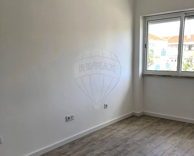 Apartamento T2 para Arrendamento em Barreiro e Lavradio Foto 2