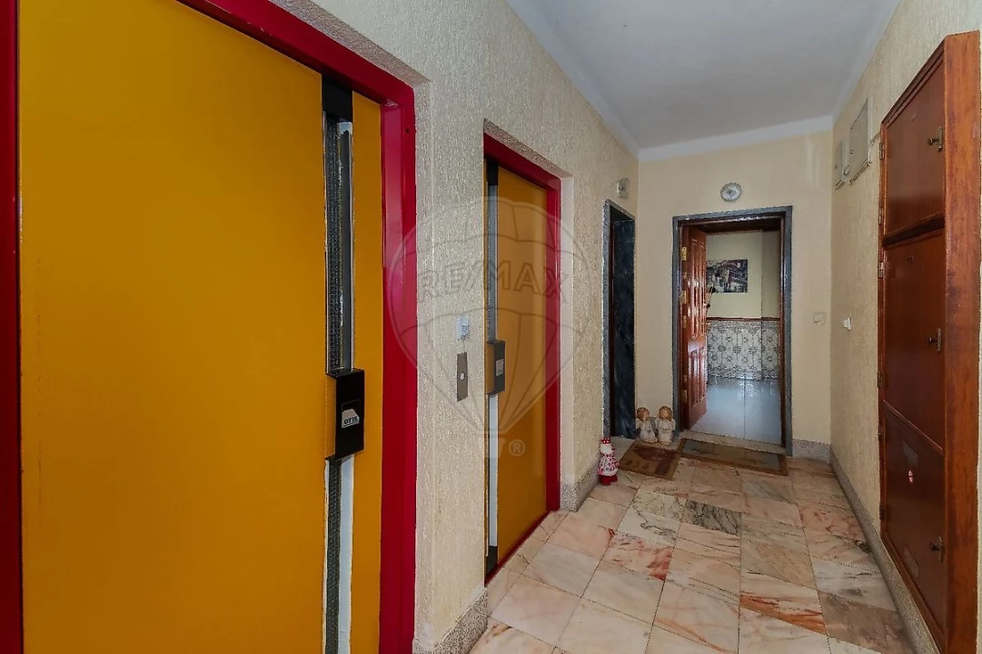 Apartamento T2 para Arrendamento em Póvoa de Santa Iria e Forte da Casa Foto 5