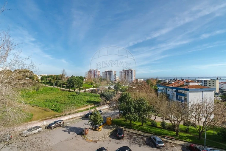 Apartamento T2 para Arrendamento em Póvoa de Santa Iria e Forte da Casa Foto 10