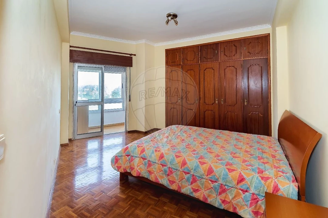 Apartamento T2 para Arrendamento em Póvoa de Santa Iria e Forte da Casa Foto 8