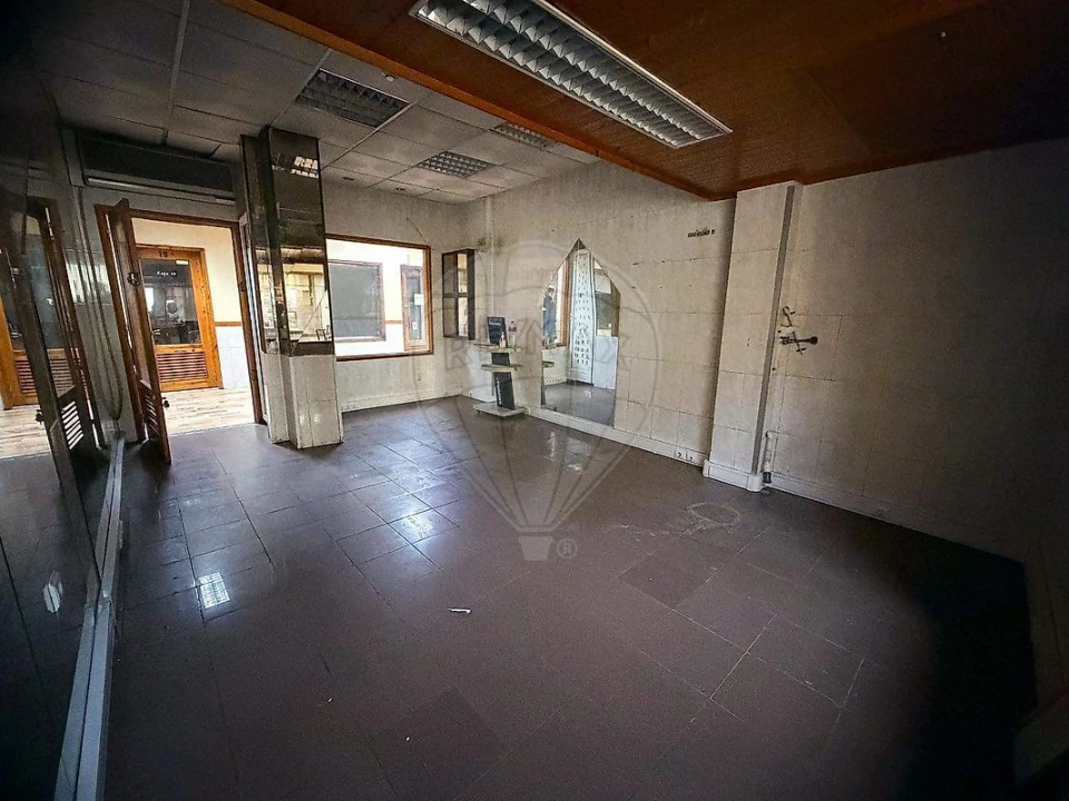 Loja para Venda em Póvoa de Santa Iria e Forte da Casa Foto 5