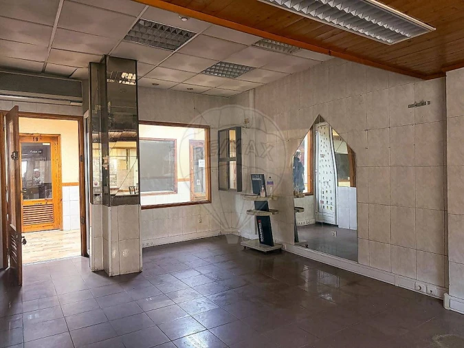 Loja para Venda em Póvoa de Santa Iria e Forte da Casa