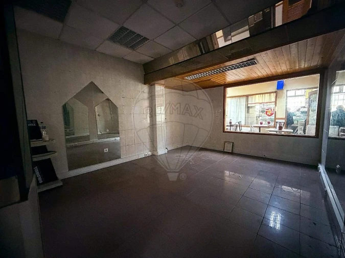 Loja para Venda em Póvoa de Santa Iria e Forte da Casa Foto 4