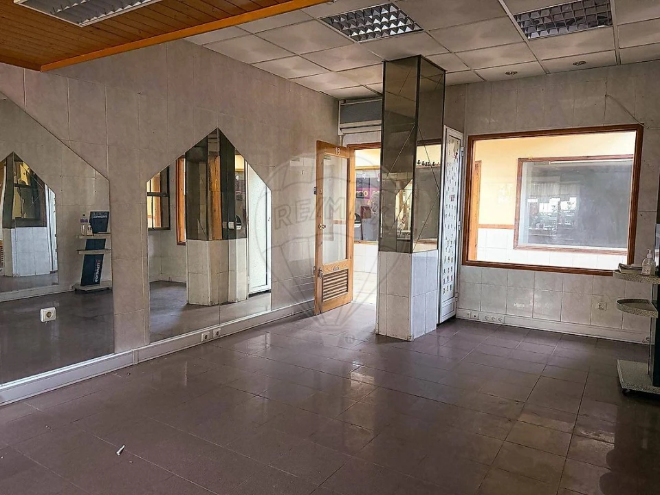 Loja para Venda em Póvoa de Santa Iria e Forte da Casa Foto 2