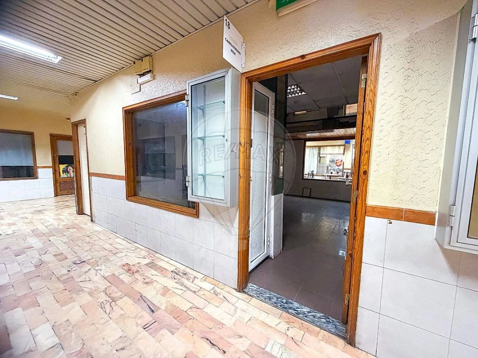 Loja para Venda em Póvoa de Santa Iria e Forte da Casa Foto 3