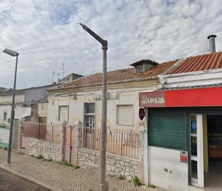 Moradia T2 para Venda em Campolide