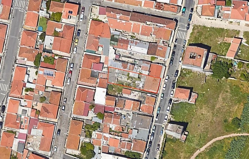 Moradia T2 para Venda em Campolide Foto 2
