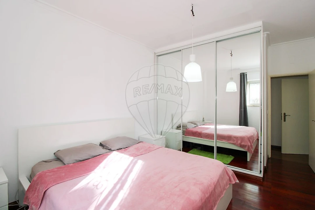 Apartamento T4 para Arrendamento em Póvoa de Santo Adrião e Olival Basto Foto 15