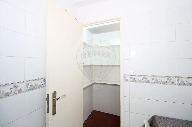 Apartamento T4 para Arrendamento em Póvoa de Santo Adrião e Olival Basto Foto 7