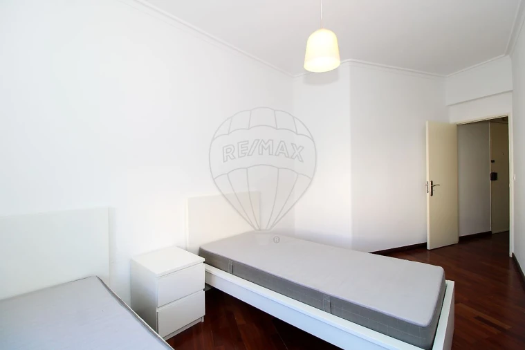 Apartamento T4 para Arrendamento em Póvoa de Santo Adrião e Olival Basto Foto 32