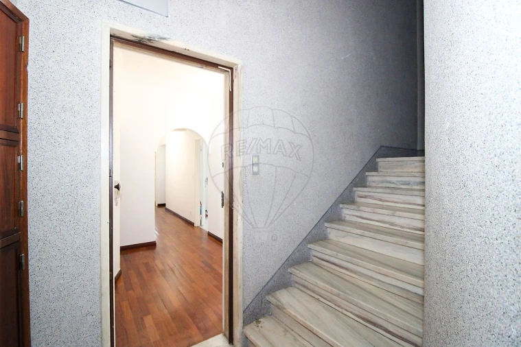 Apartamento T4 para Arrendamento em Póvoa de Santo Adrião e Olival Basto Foto 29