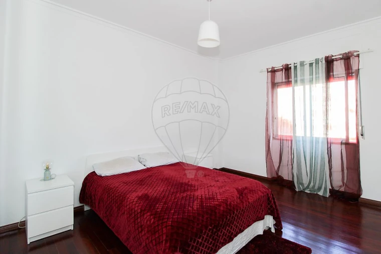 Apartamento T4 para Arrendamento em Póvoa de Santo Adrião e Olival Basto Foto 23