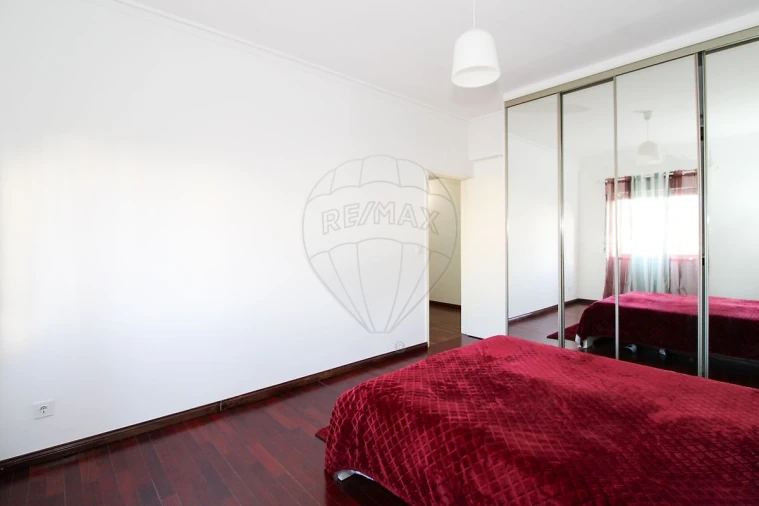 Apartamento T4 para Arrendamento em Póvoa de Santo Adrião e Olival Basto Foto 28